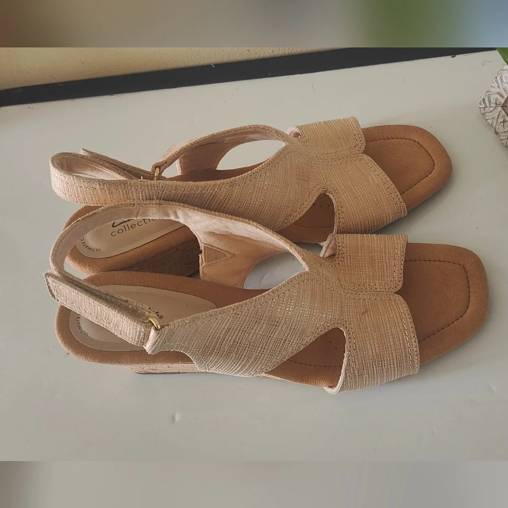 Clarks Women's Kyarra Aster Cutout Wedge Sandals